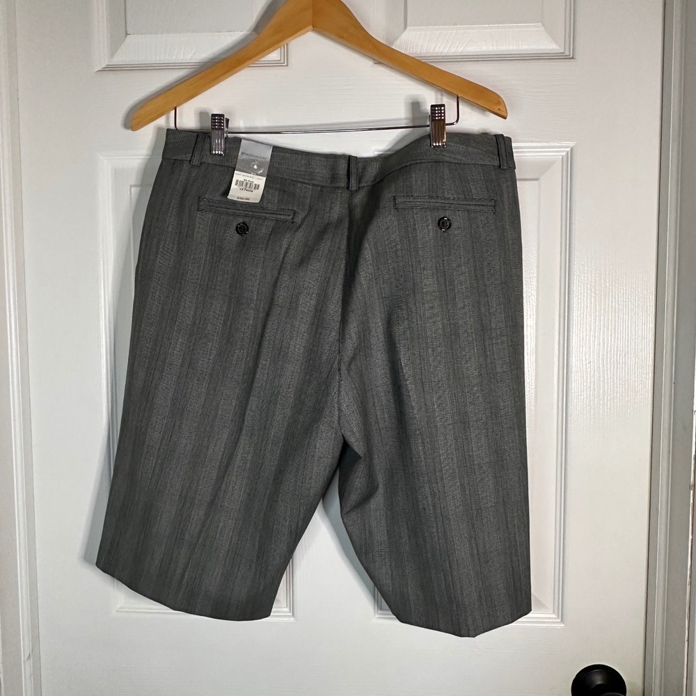 Worthington Petite Grey‎ Glen Plaid Stretch Dress Shorts 14P BR-02-289-C NEW